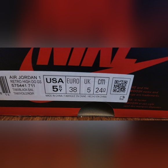 Air Jordan 1 Retro High OG "Yellow Toe /Taxis" 🚕 - Picture 12 of 12